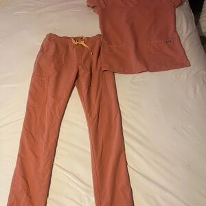 Figs Coral Scrub Set